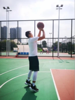 篮球训练自我总结200字_1